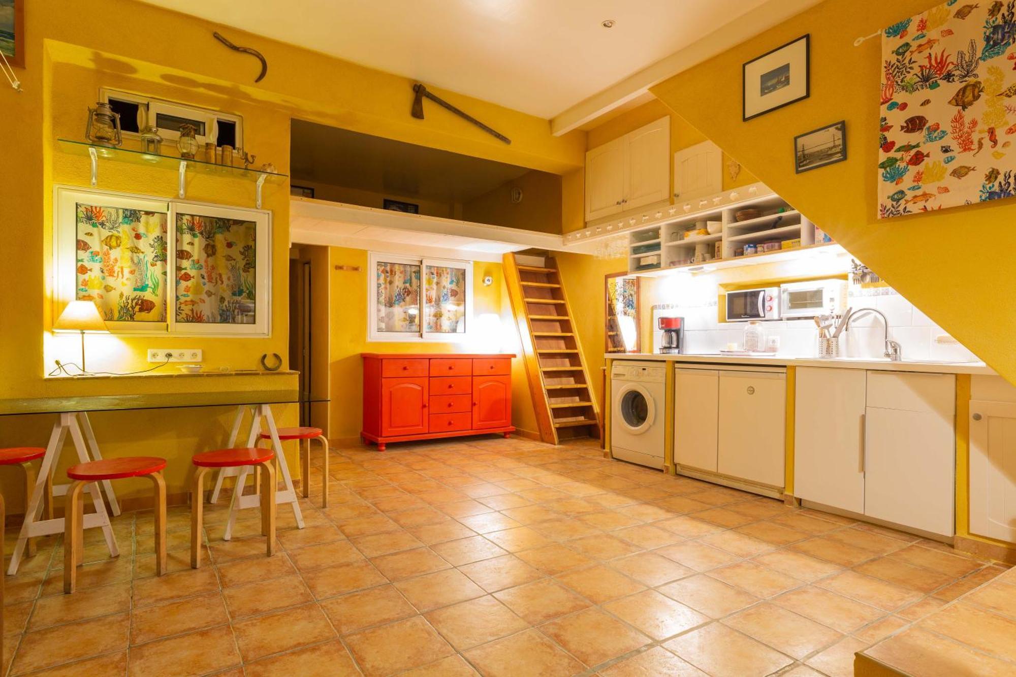 Dorm Hostel Camp Backpackers 马赛 外观 照片