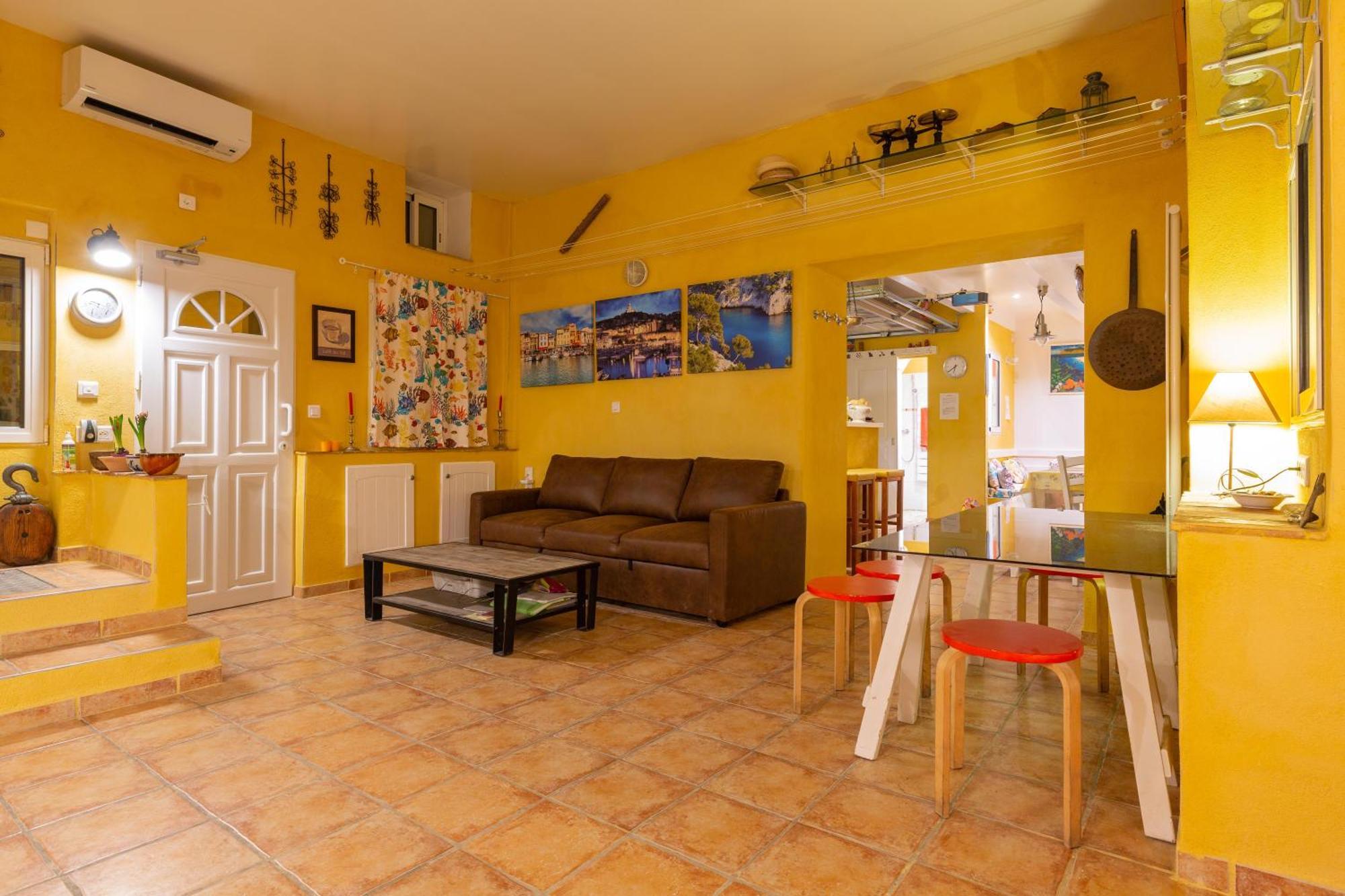 Dorm Hostel Camp Backpackers 马赛 外观 照片